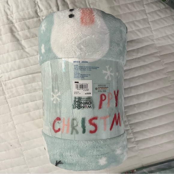 NWT BIG PLUSH THROW HAPPY SNOWMAN SUPERSOFT OVERSIZED BRAND NEW NIP - Picture 4 of 6